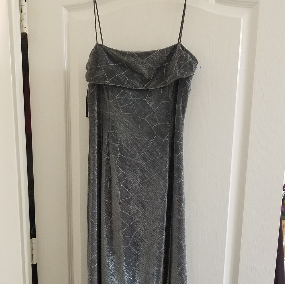 Dress - Picture 3 of 7